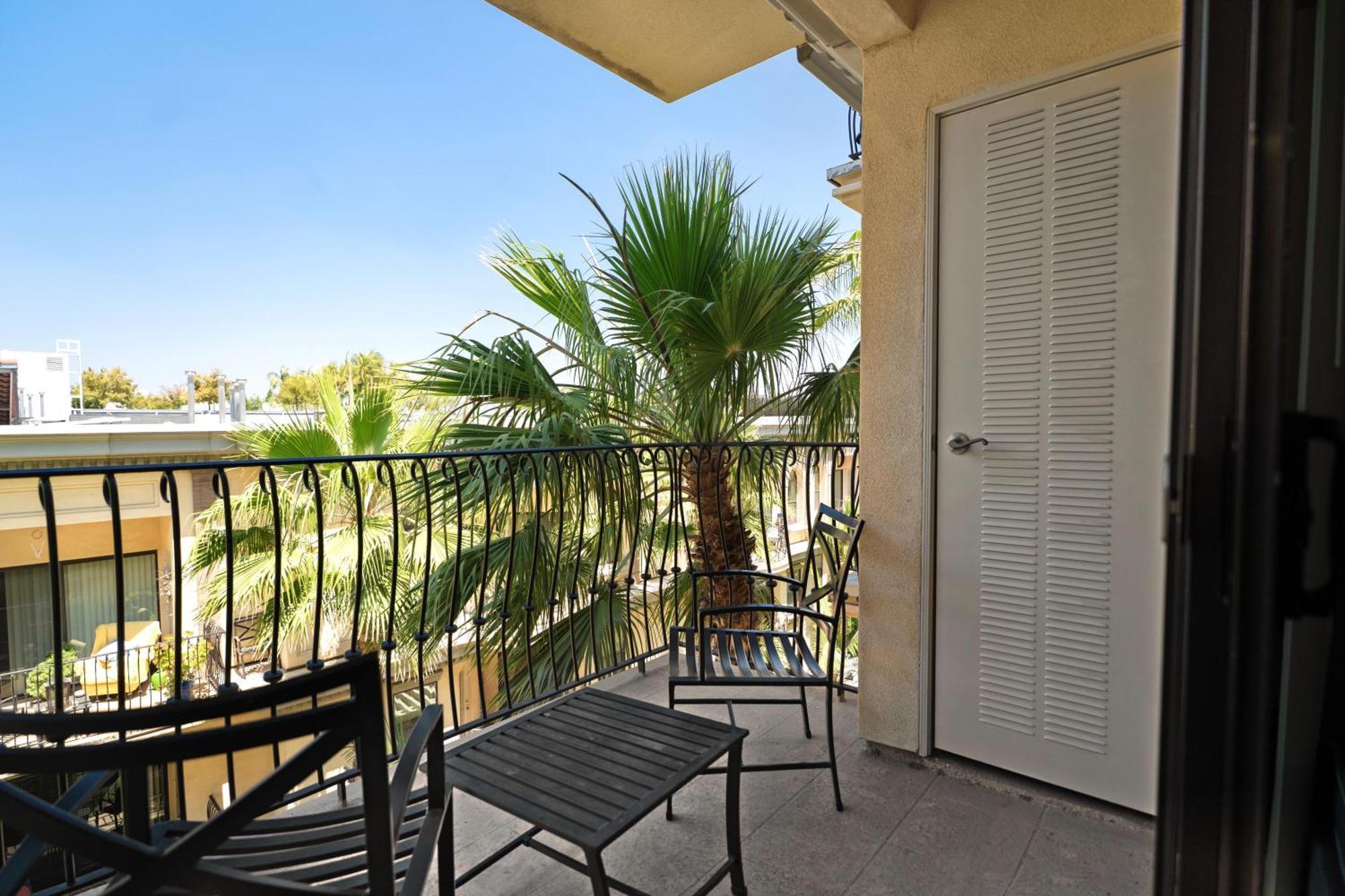 Downtown Los Angeles 1 Bedroom Apt With Pool, Gym And Free Parking Los Angeles