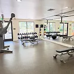 Urban Oasis In Dtla 1 Bedroom Apt With Pool, Gym
